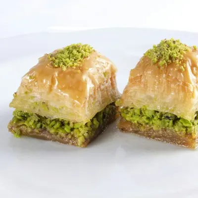 ملبّس بالفستق